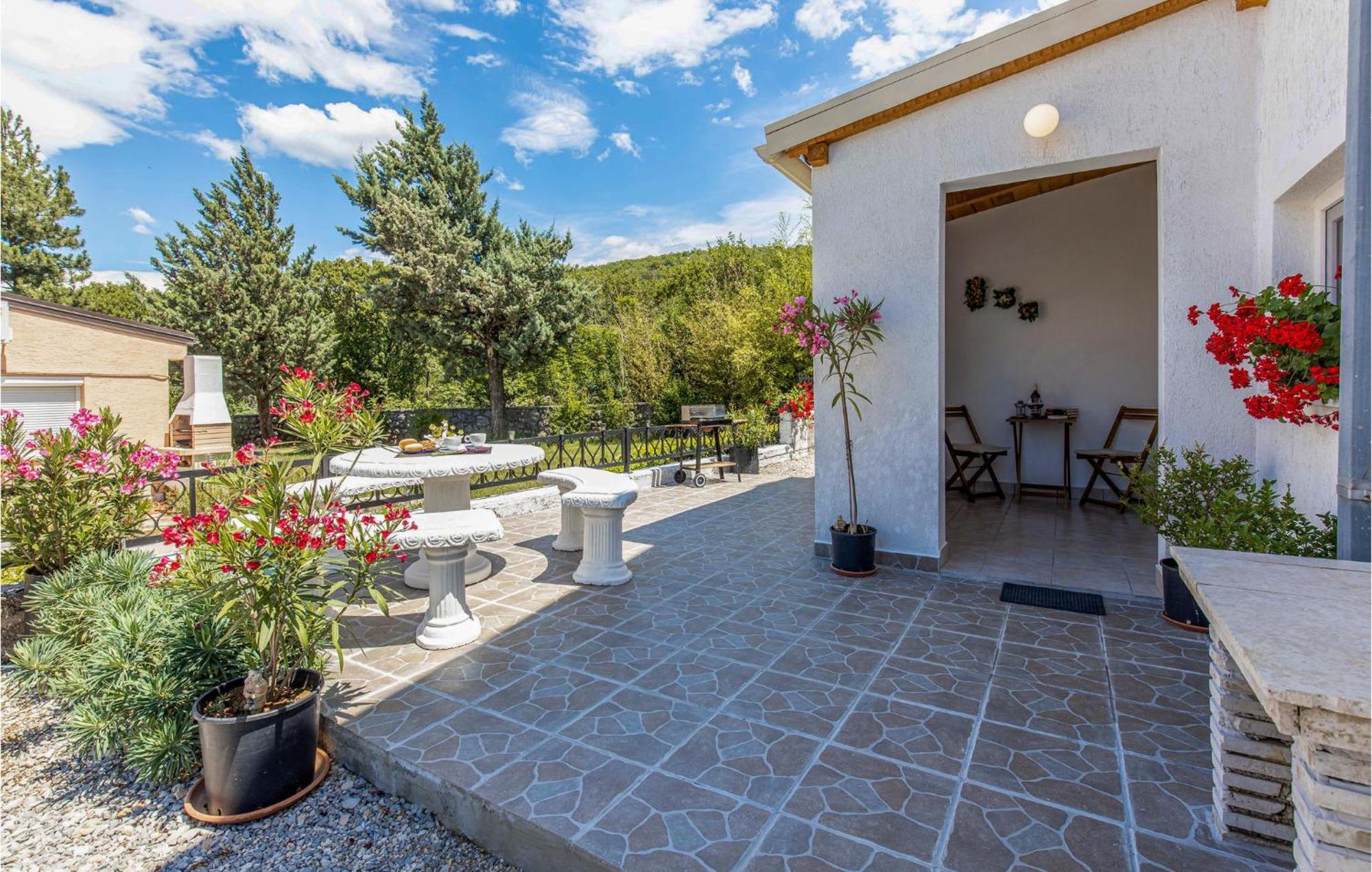 Nice Apartment In Smrika With Kitchen Экстерьер фото